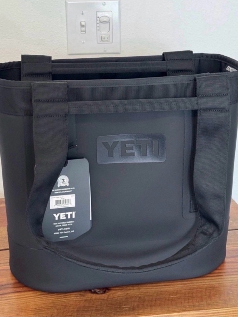 Yeti Camino Black 20 | New With Tags